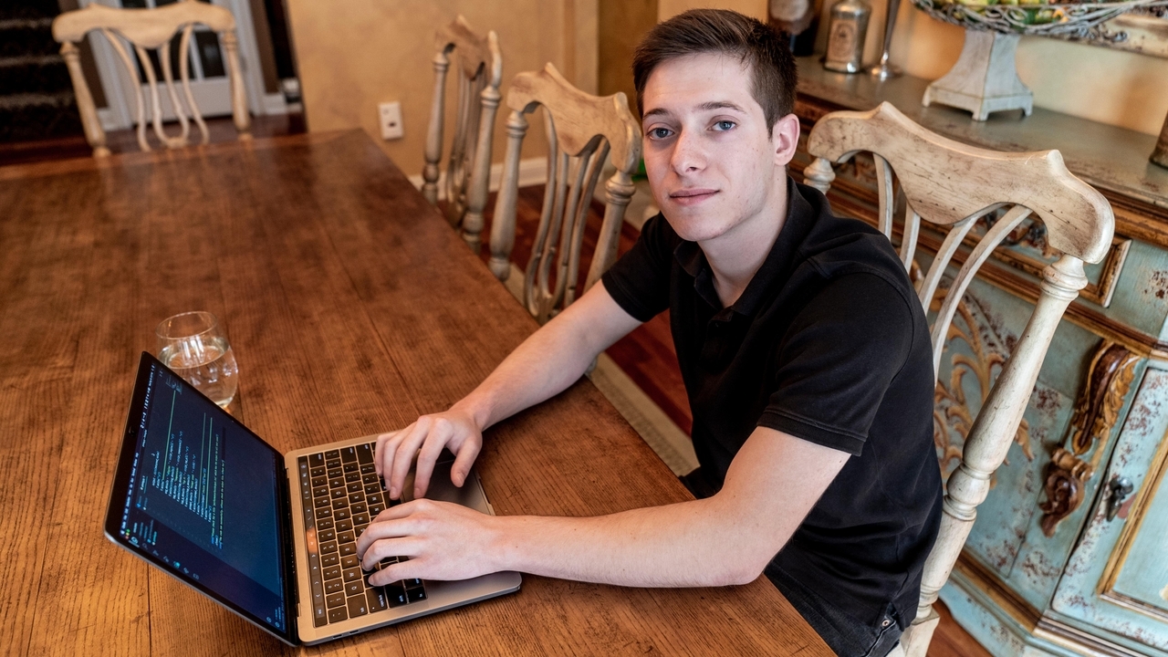 23-year-old CEO's artificial intelligence startup launching 'digital butler' service - Vimarsana News