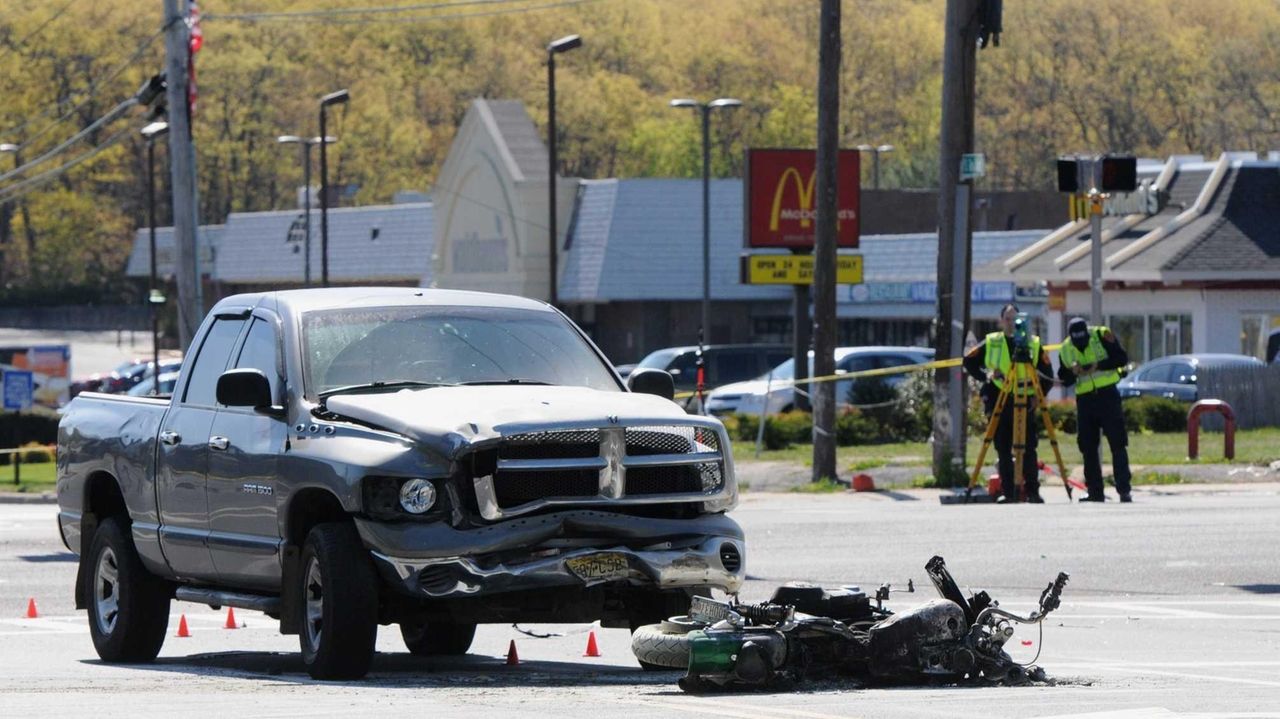 Motorcyclist killed in Commack Road crash Newsday