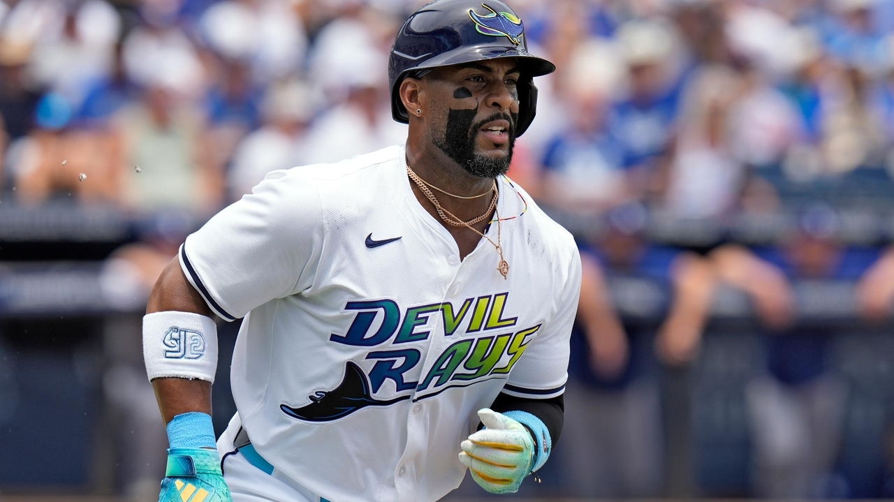 Yandy Diaz hits 2 home runs off Blake Snell as Rays beat Dodgers 4