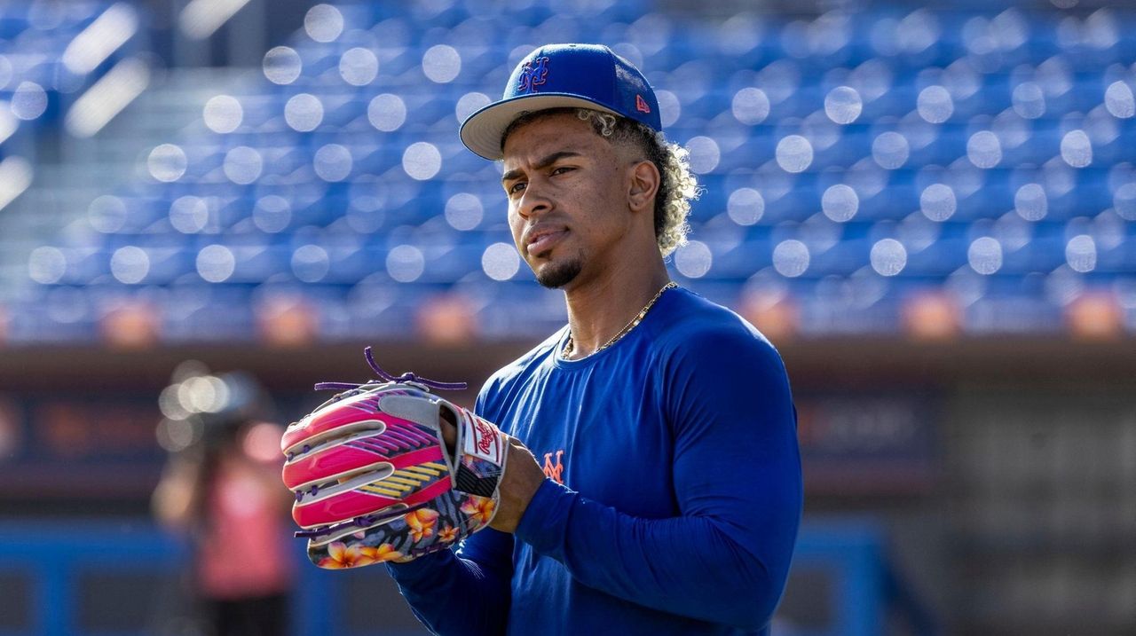 New rules have Mets' Francisco Lindor loving playing shortstop again -  Newsday