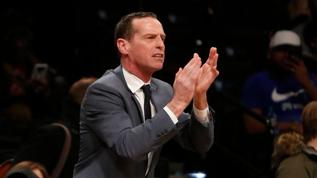 Kenny Atkinson praises Bucks coach Mike Budenholzer, his former boss