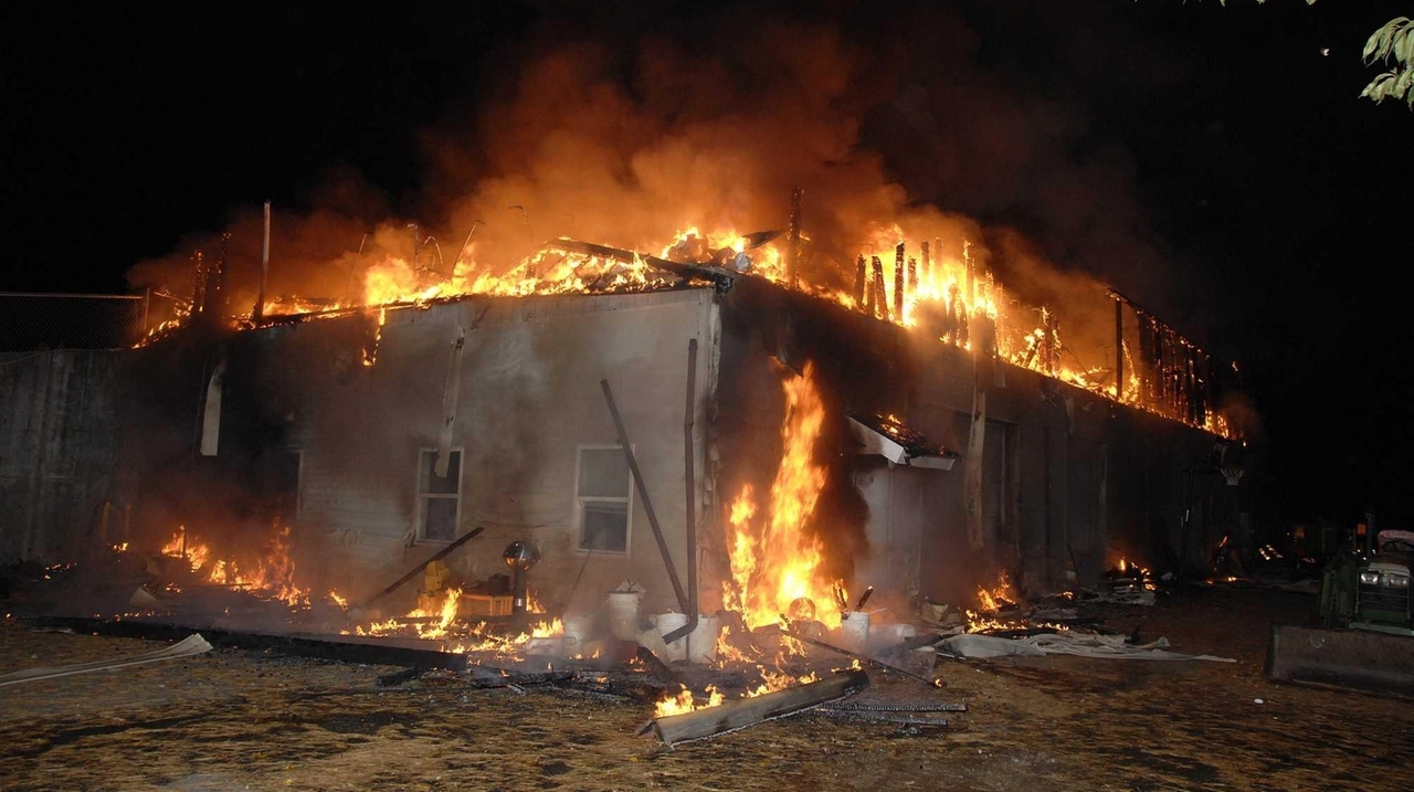 Fire destroys maintenance building at Stonebridge country club - Newsday