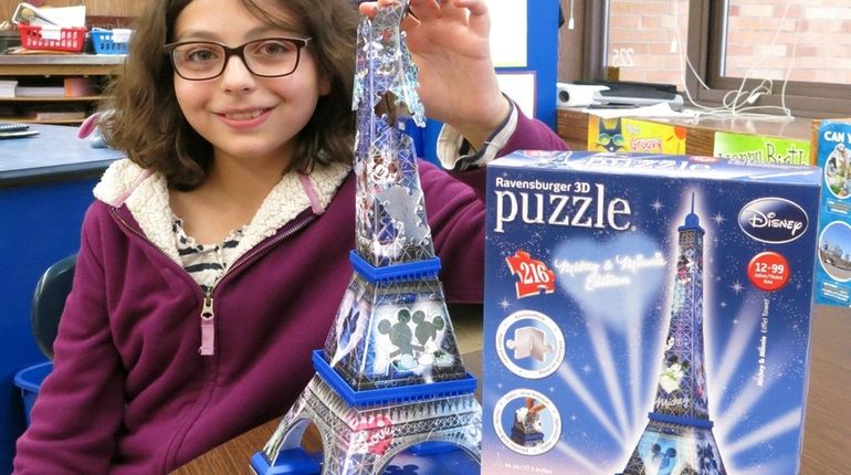 Kidsday reporter Lily Di Benedetto reviewed a Ravensburger 3D puzzle.