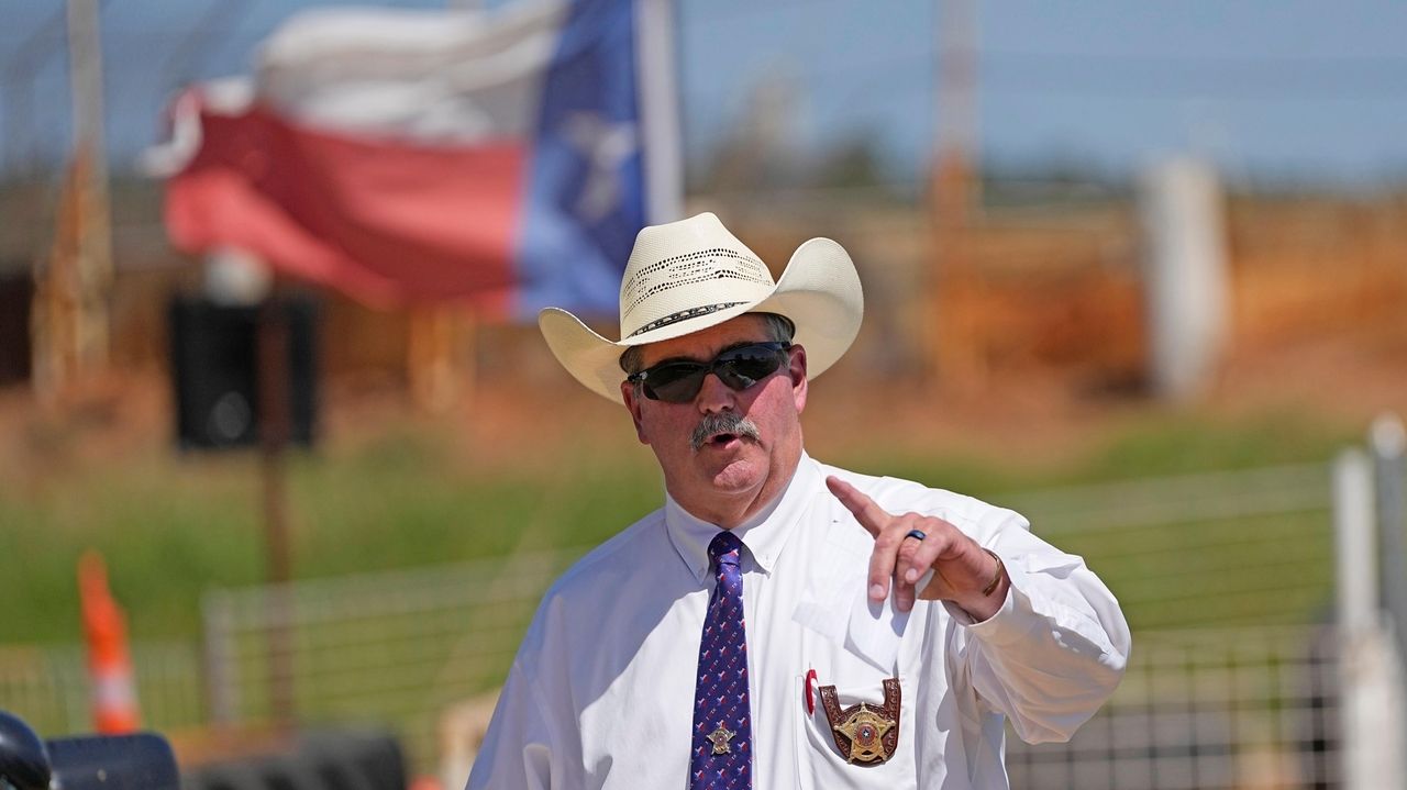 Deputies who reported a Texas sheriff to public corruption investigators say nothing was done