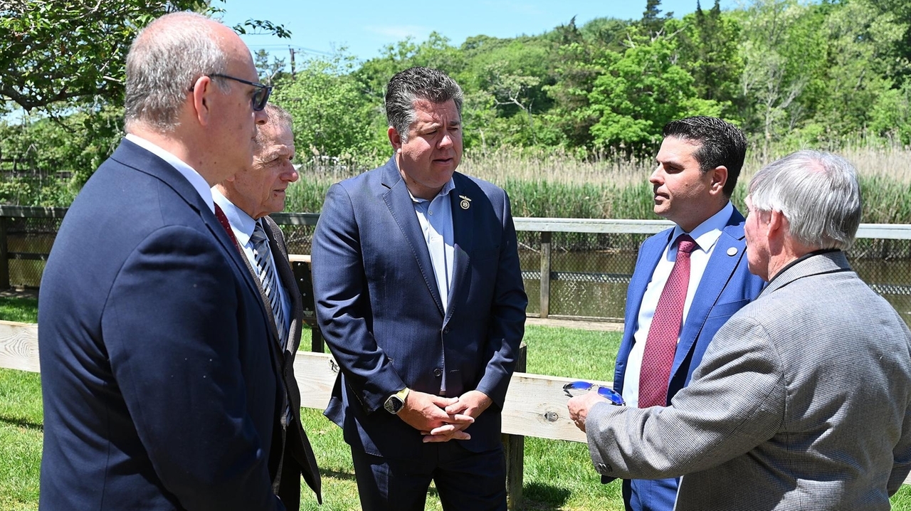 Nick LaLota, Ed Wehrheim tout federal funding for public water hookups, road repairs in Smithtown