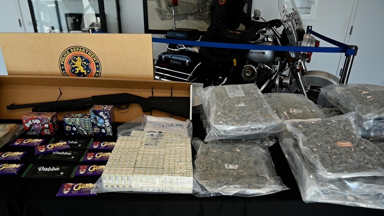 Nassau police announce 'significant' drug bust - Newsday