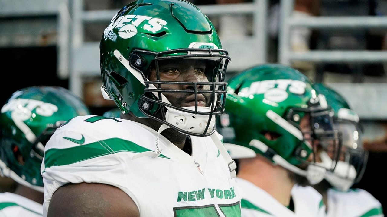 Jets HC Robert Saleh names Mekhi Becton starting right tackle after  preseason finale