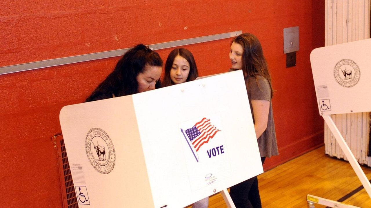 Voters approve referendum on 15.4M project in East Islip school