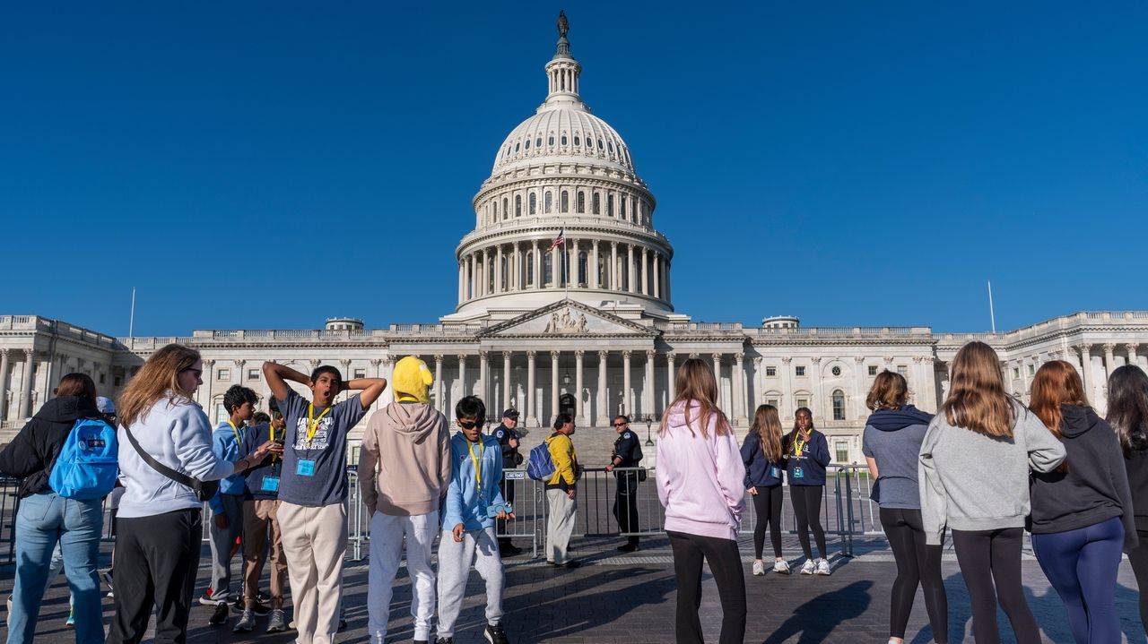 https://cdn.newsday.com/ace/c:ZWZlNWQ1YzctNTk0ZS00:NzA2MjEwM2ItNTJlMC00/landscape/1280