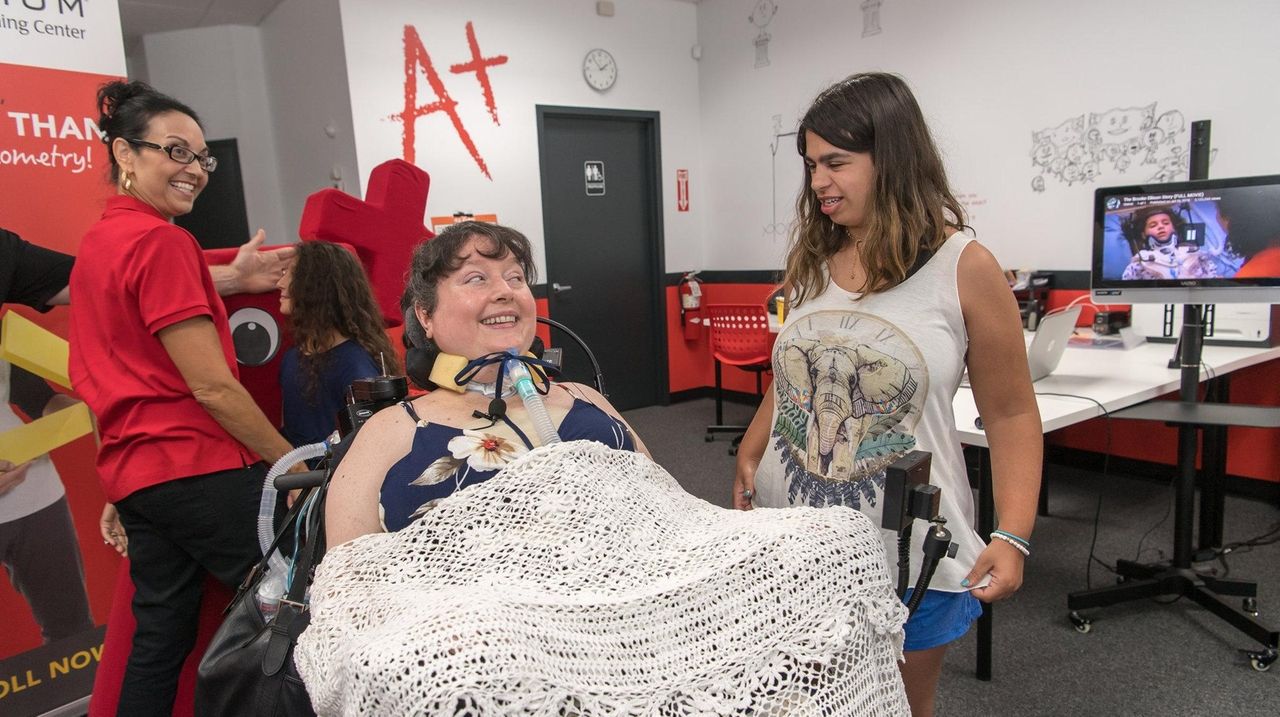 Pioneering quadriplegic encourages students to obstacles Newsday