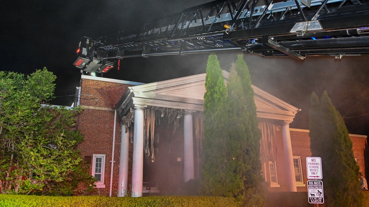 Fire damages Harmony Heights school in East Norwich, police say - Vimarsana News