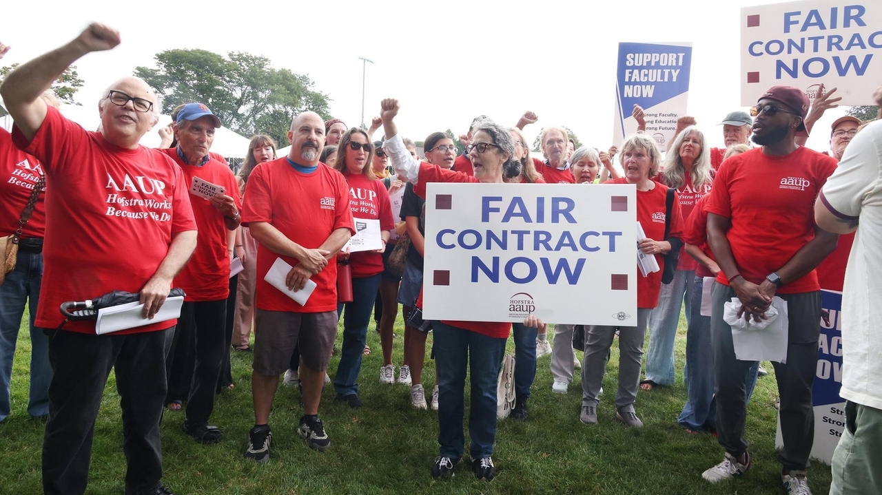 Hofstra, faculty union agree to contract extension through Friday