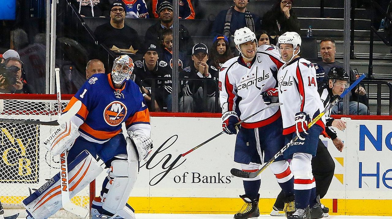 Islanders steal a point vs. Capitals with late goal but fall in