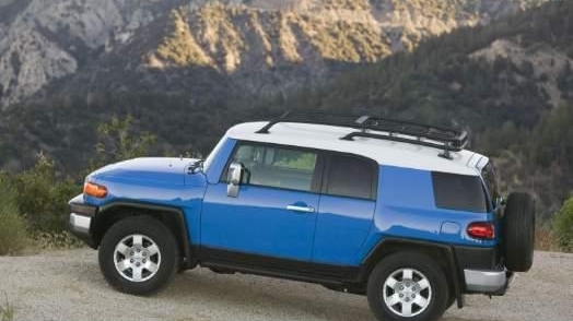 Review: Hummer inspired Toyota FJ Cruiser - Newsday