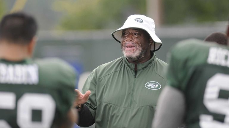 Jets' defensive line coach Karl Dunbar during NFL football training...