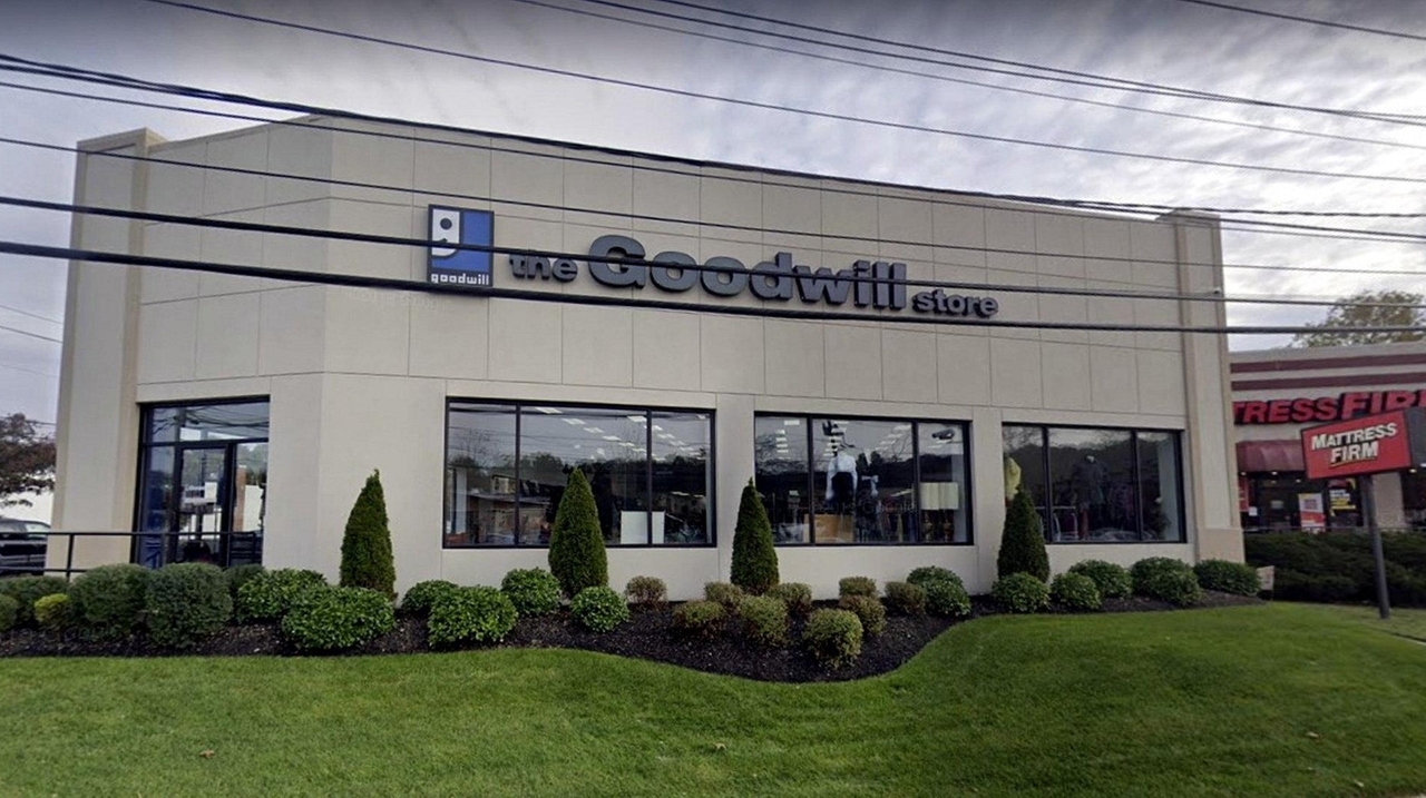 Goodwill employees stole more than $43G from nonprofit, Suffolk police ...