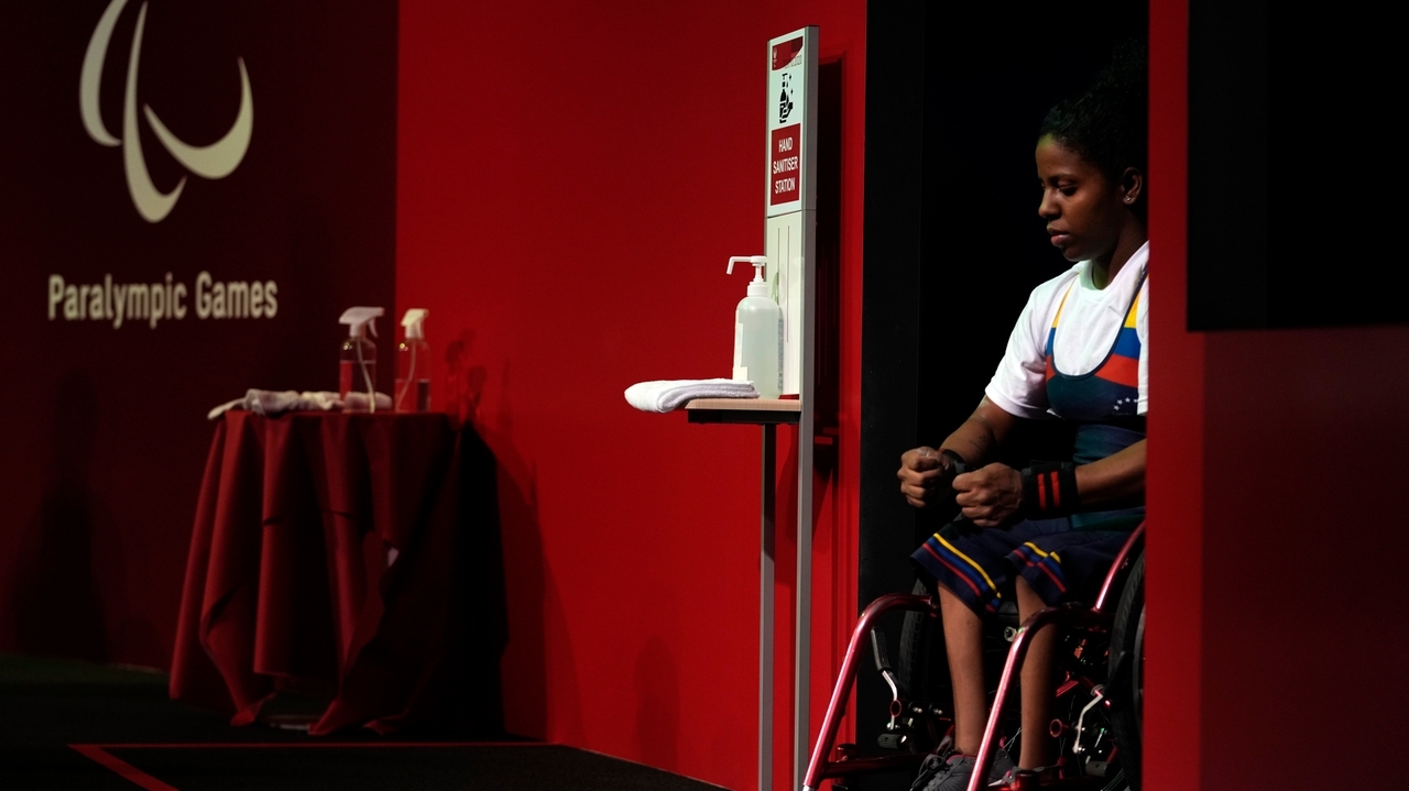 Venezuelan mother pushes her way to Paralympics record in powerlifting ...