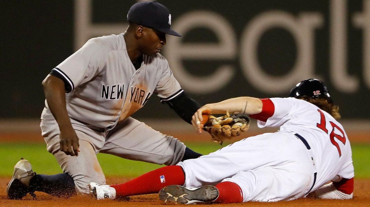 Report: Red Sox used Apple Watch to steal Yankees' signs