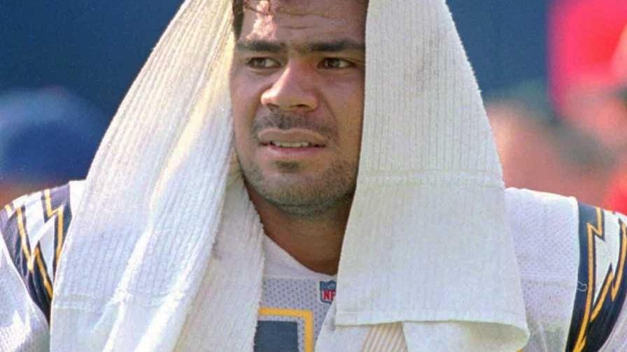 Study Of Junior Seau's Brain Finds Signs Of Neurodegenerative Disease