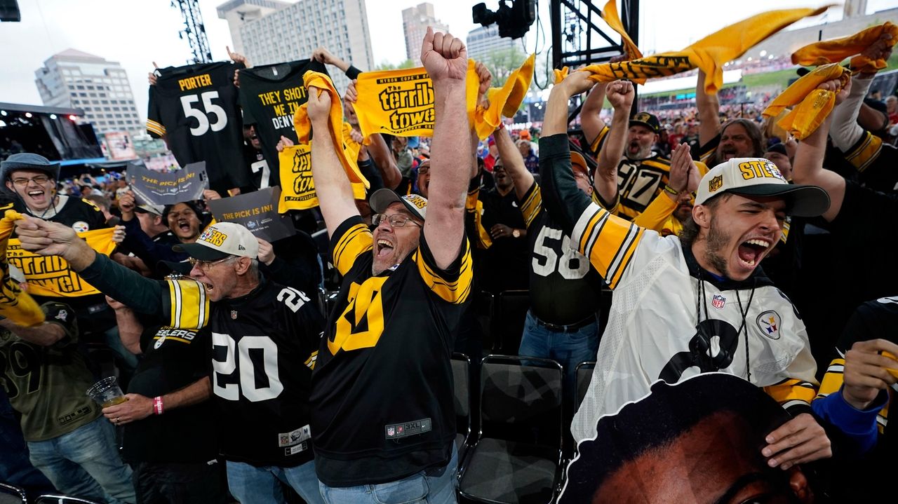 Pittsburgh Steelers Fans Revolt Over Stadiums New Name: 'It Is