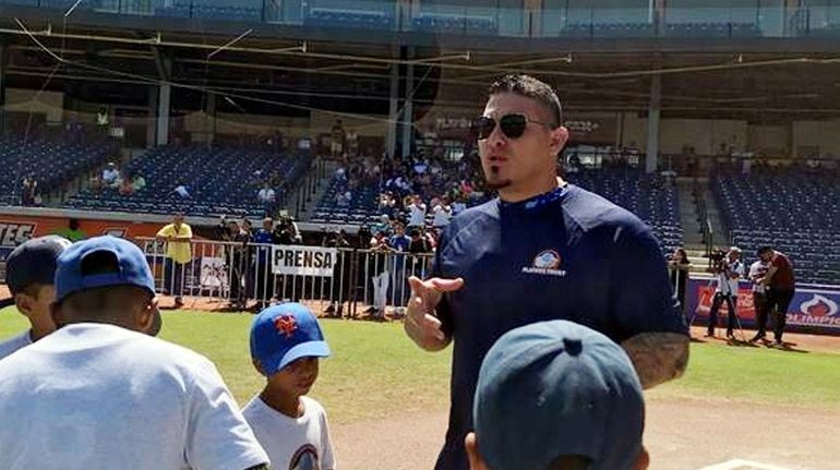 Venezuelan-Born MLB Star Leaves His New York Yankees Gear On to