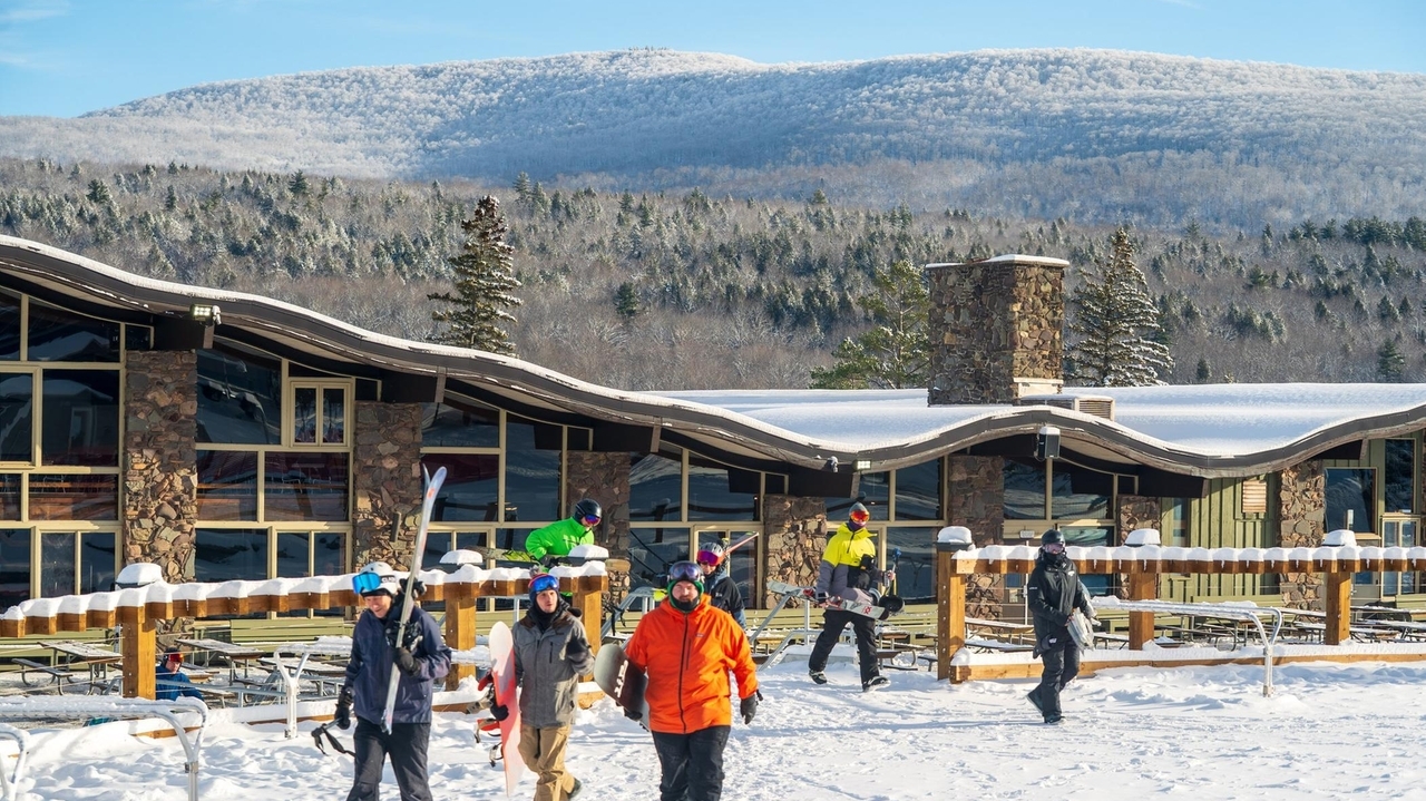 Ski bus trips from Long Island to Northeast slopes and resorts