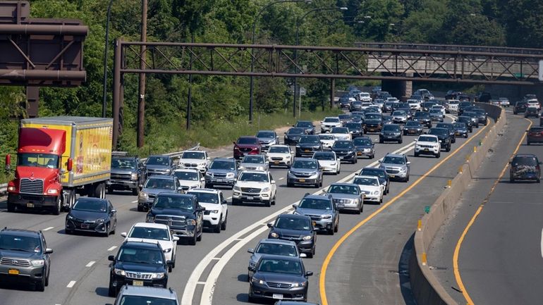 Traffic experts advise Long Islanders planning road trips over the...