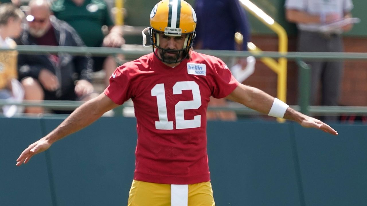 Aaron Rodgers Says He Will 'Definitely' Finish His Career with Packers