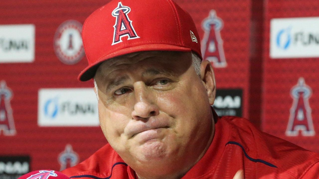 Angels' manager Mike Scioscia to step down after the 2018 season, per  report - MLB Daily Dish