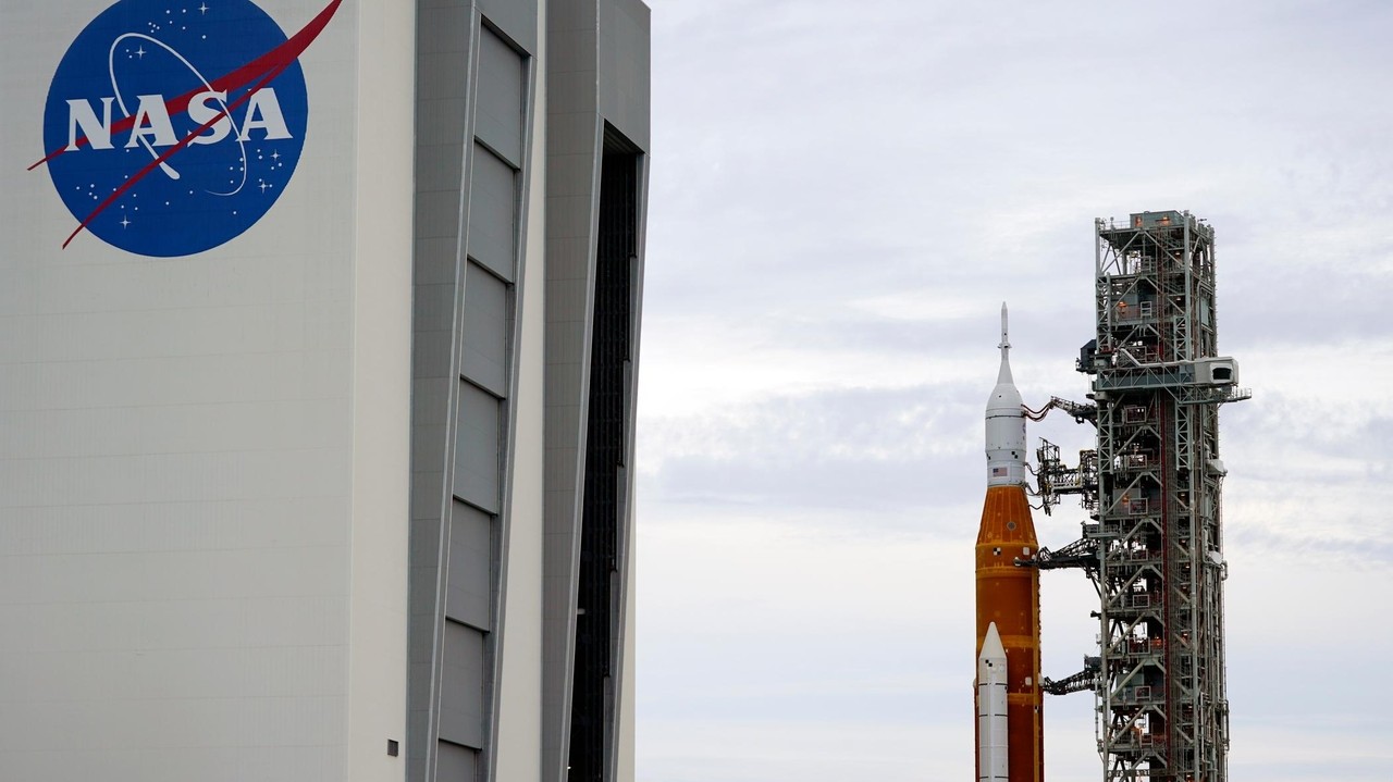 What a blast to work at NASA. Space agency is sky-high again in latest ...