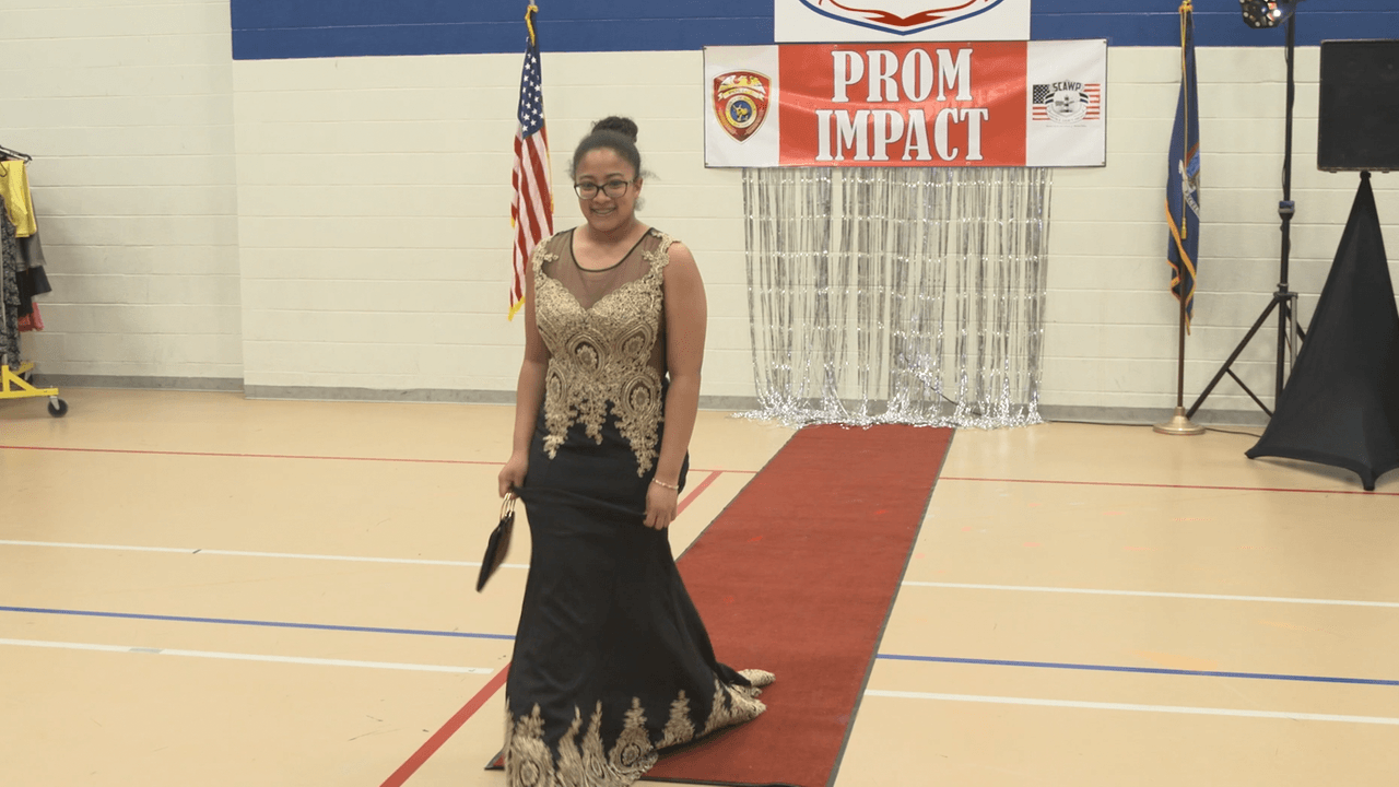SCPD helping high schoolers look their best on prom night - Newsday