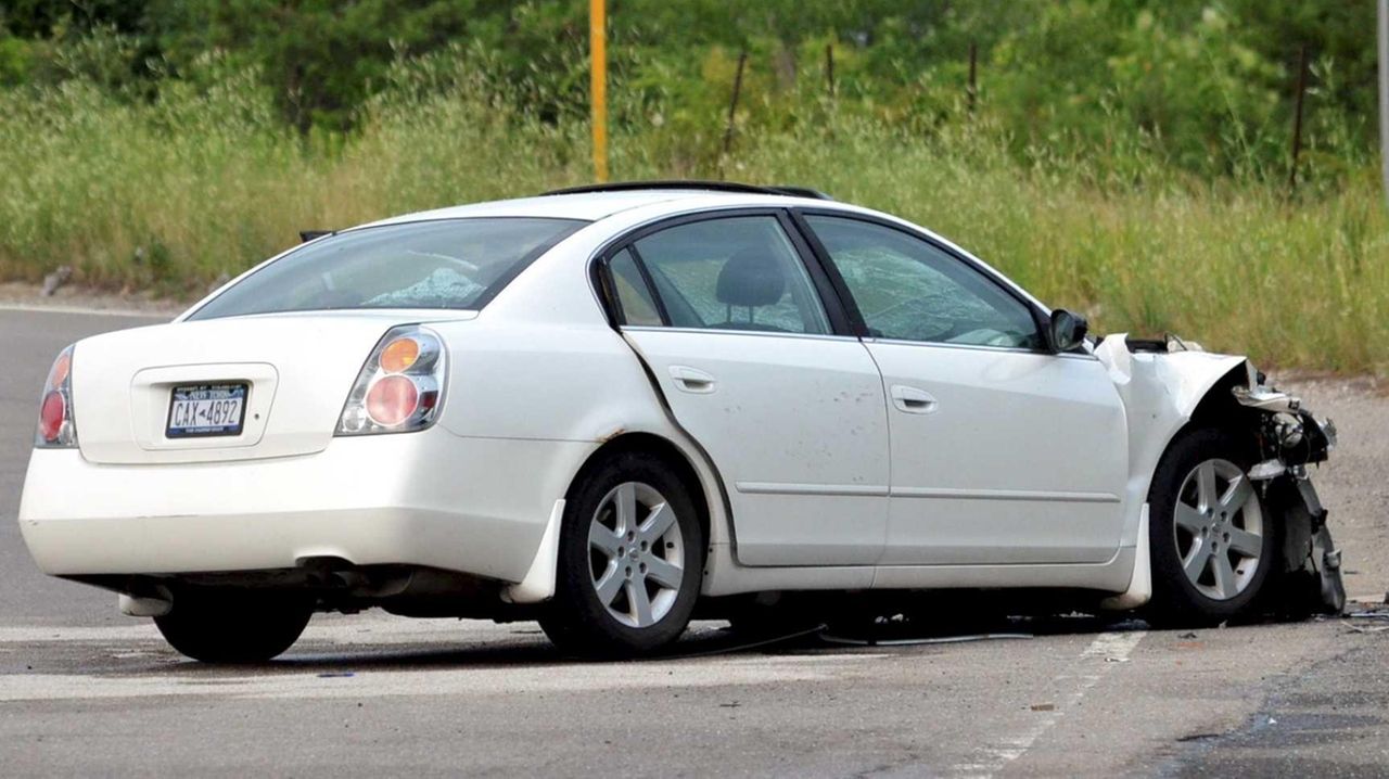 1 seriously hurt in Deer Park crash, police say Newsday