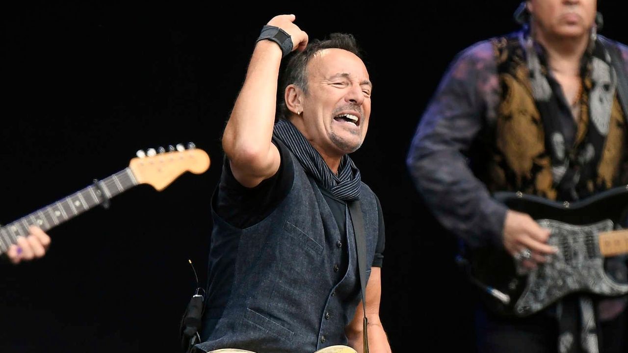 Bruce Springsteen and the E Street Band break their record with nearly