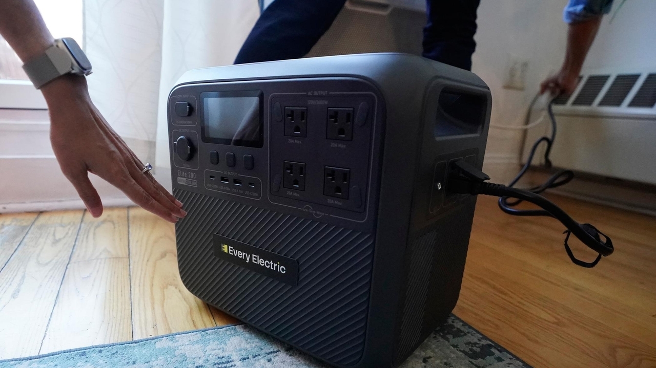 Air conditioning battery program for renters could help cities manage ...