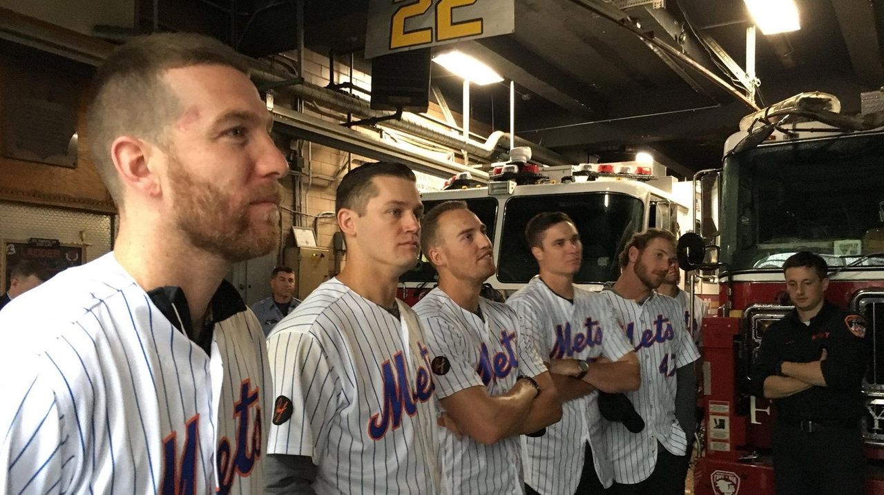 Giants visit the real heroes at FDNY Engine 22 Ladder 13