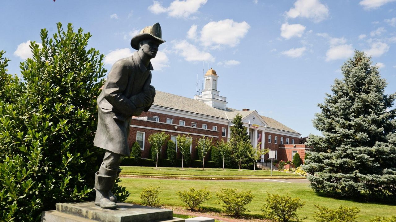 Babylon Town's proposed 'realitybased budget' for 2021 boosts taxes by