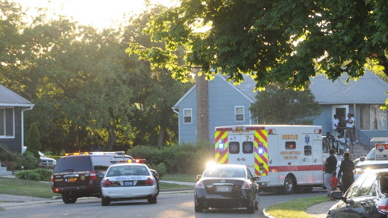 Police: Man shot in Amityville - Newsday