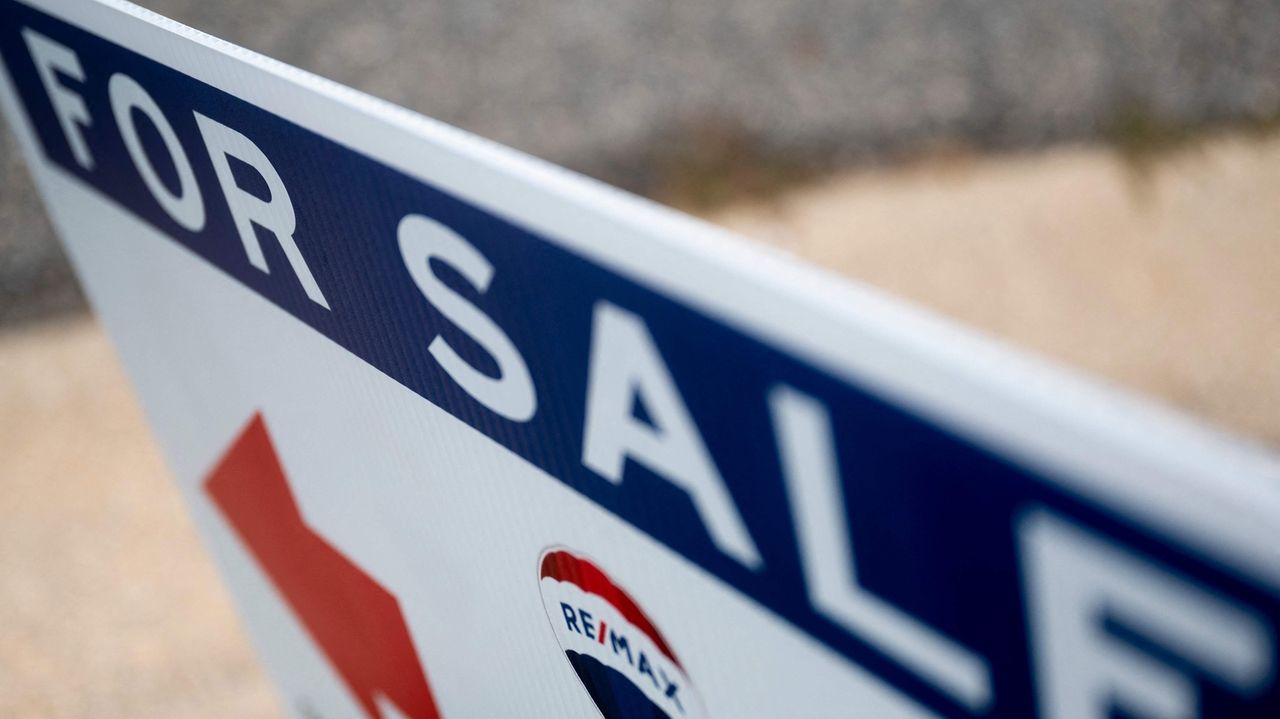 Long Island home prices hit new highs in third quarter as mortgage