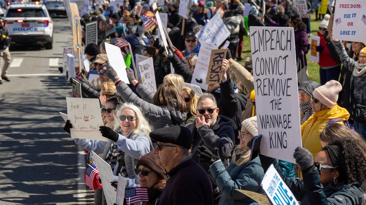 Thousands gather at 'No Kings' rallies on Saturday across Long Island ...