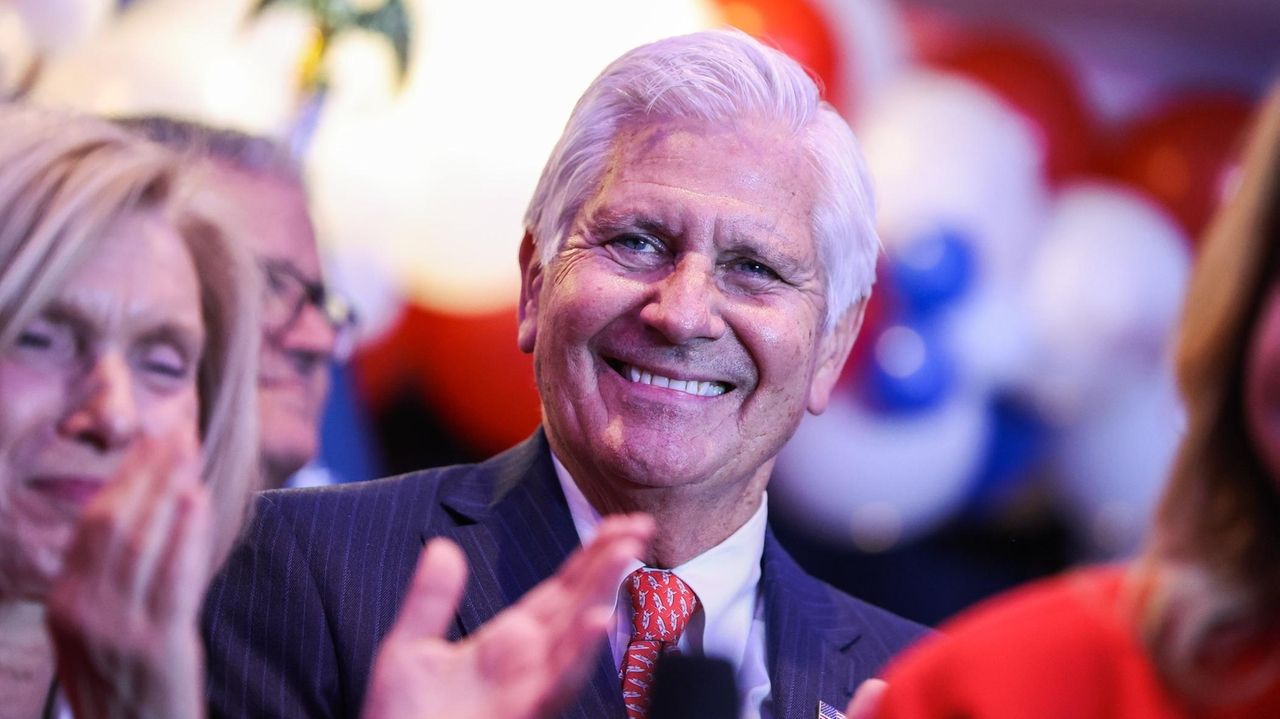 Long Island elections see pluses and minuses for Dems GOP Newsday