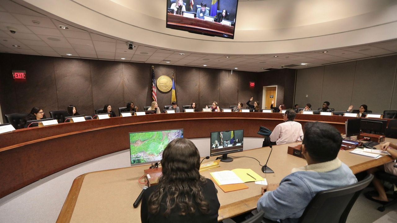 Mock hearing over armed campus guards Newsday