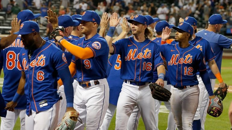 Before the Subway Series, the Mets and Yankees played in the Mayor's Trophy  Game - Newsday