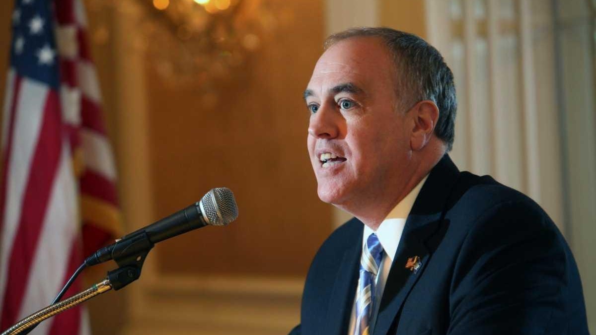 DiNapoli to audit Nassau contract system - Newsday