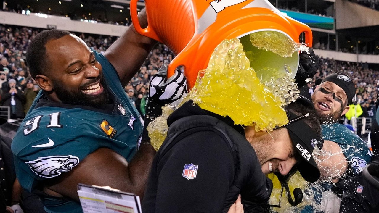 What color was the Gatorade shower in Super Bowl 2023?