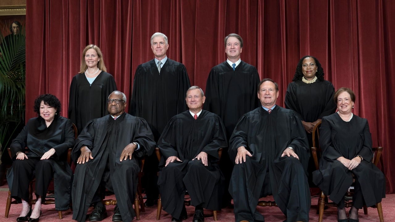 The Supreme Court says it is adopting a code of ethics for the first time - Vimarsana News