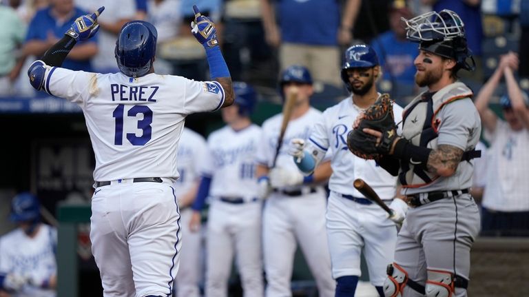 Báez hits 3-run double in 10th to lift Tigers past Royals 8-5 in 10 innings  - Newsday