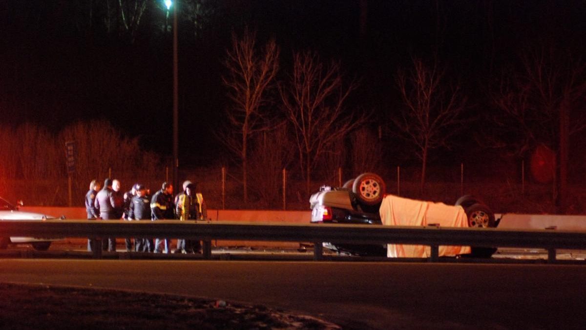 Motorist killed in earlymorning LIE crash Newsday