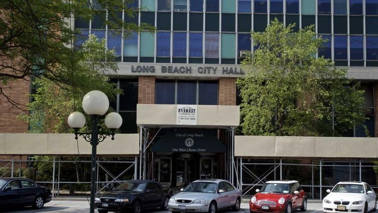 Long Beach City Hall is on Park Avenue. The police...