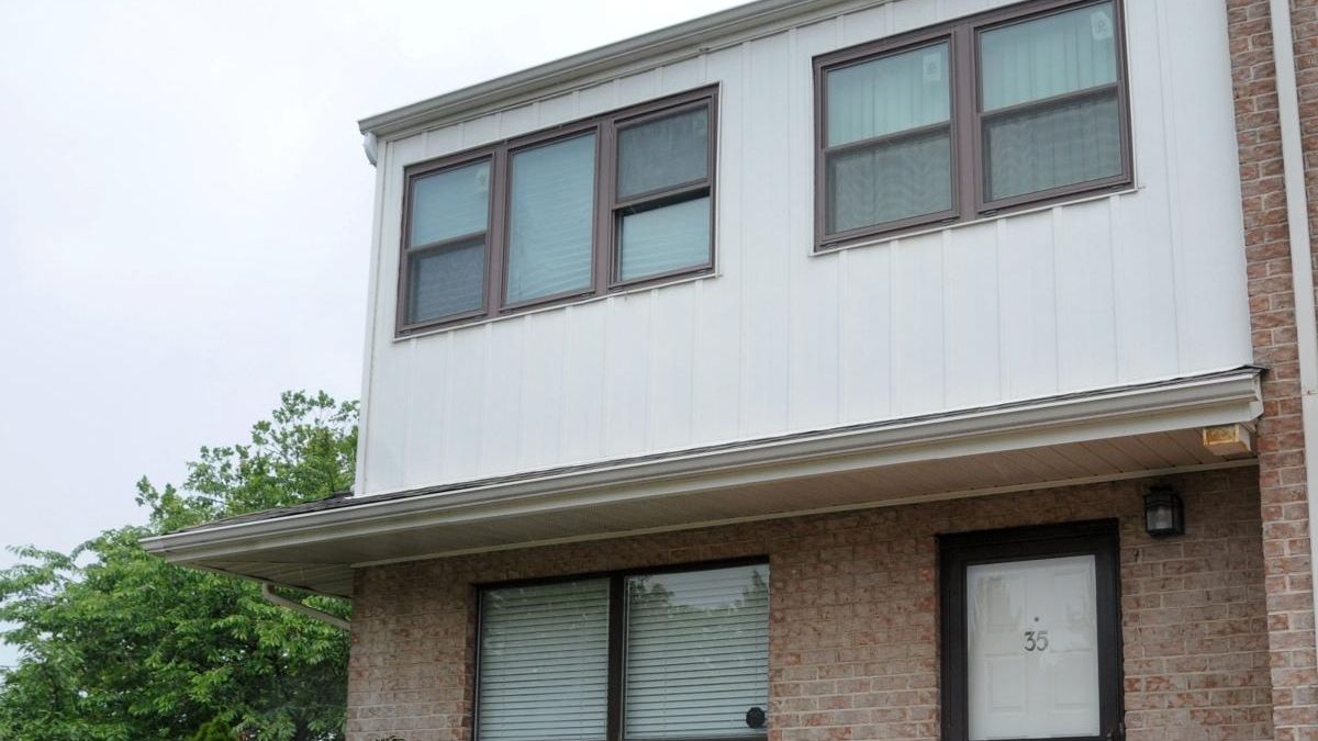 Why you should buy my house A Valley Stream condo Newsday