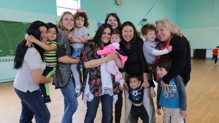 A group of participants at a Mother's Center discussion group...